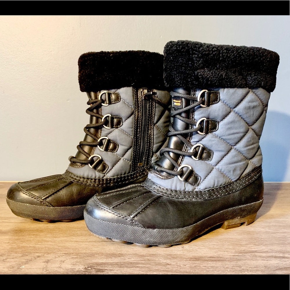 UGG winter snow boots black/blue size 6